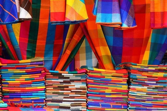 étoffes marche Otavalo Equateur