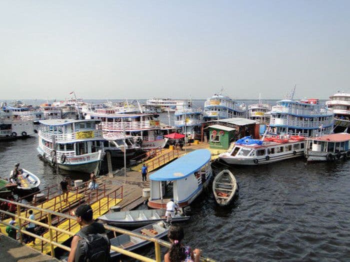 Hafengewühl in Manaus